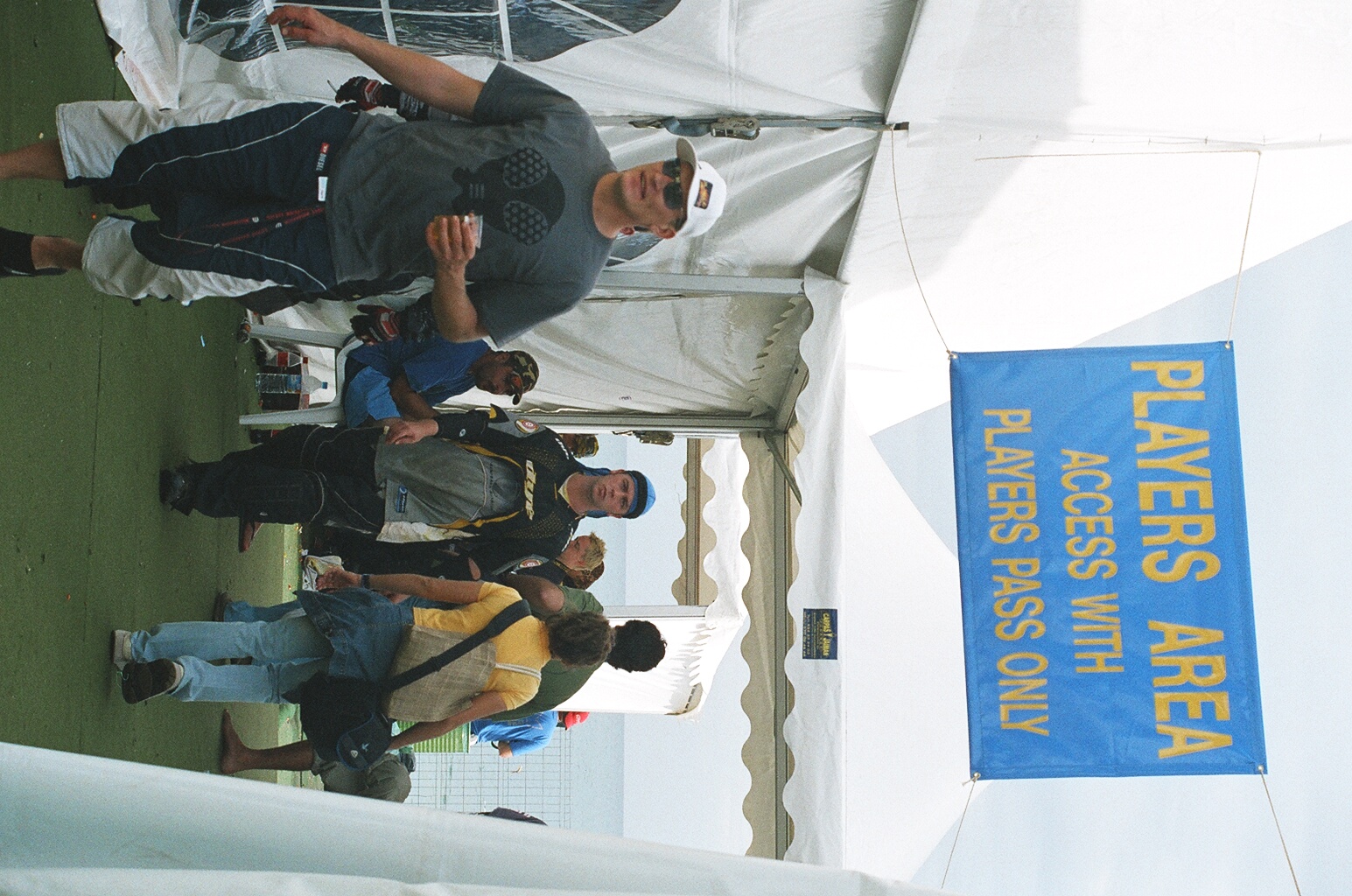 Fotografía MB 10022 en el álbum Malaga Beach 2004